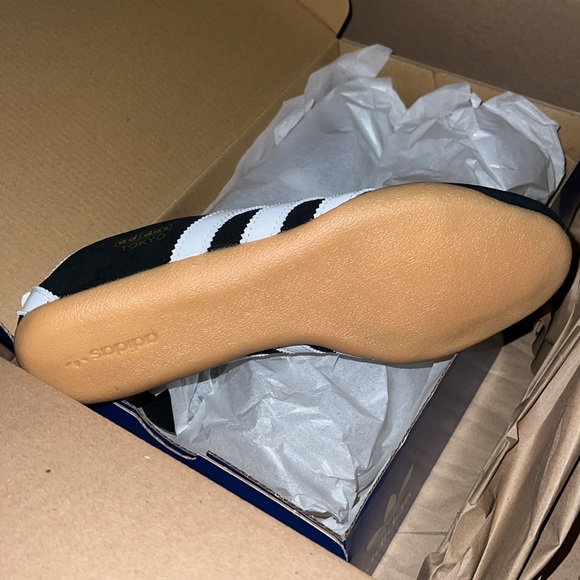 NIB ADIDAS ORIGINALS BLACK SNEAKERS (8) - Picture 16 of 17